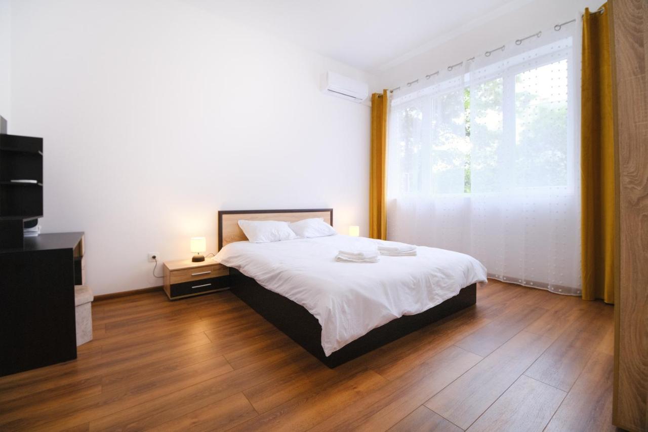 Apartment In The City Center Plovdiv Exteriör bild
