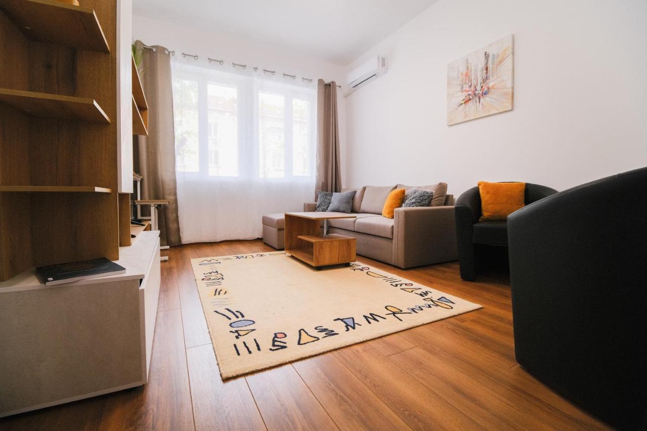 Apartment In The City Center Plovdiv Exteriör bild