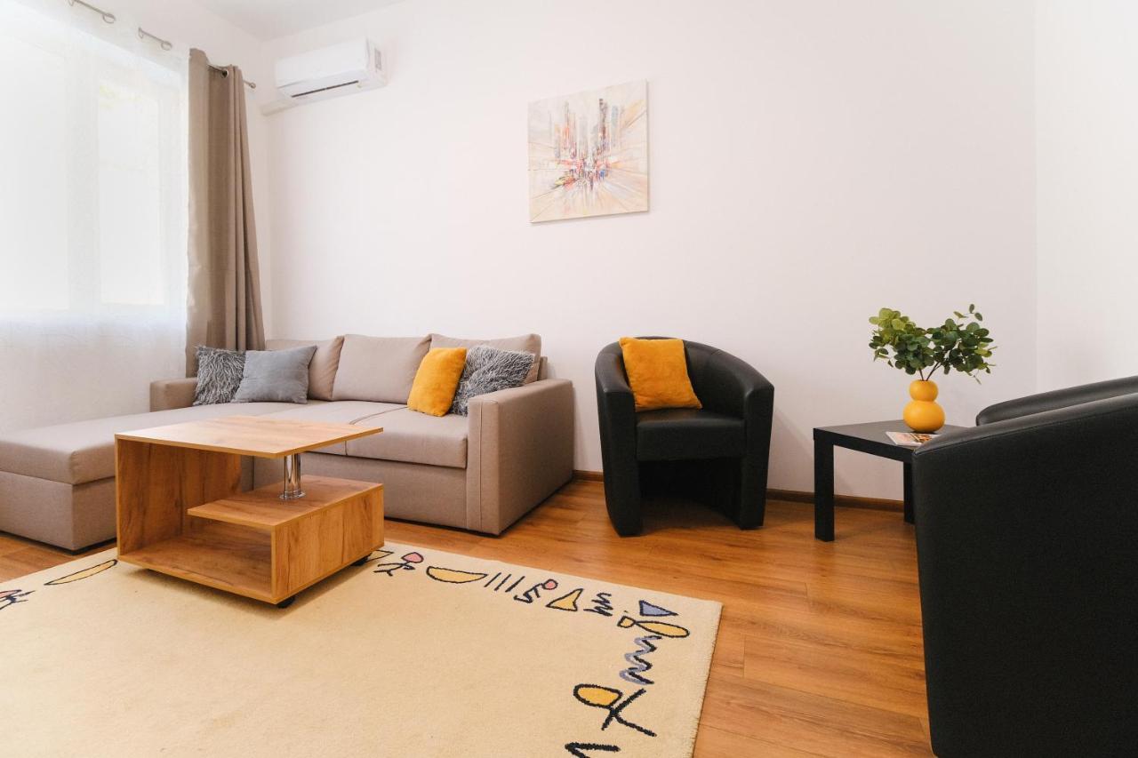 Apartment In The City Center Plovdiv Exteriör bild